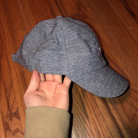 Under Armour Women’s Hat - Picture 2 of 3